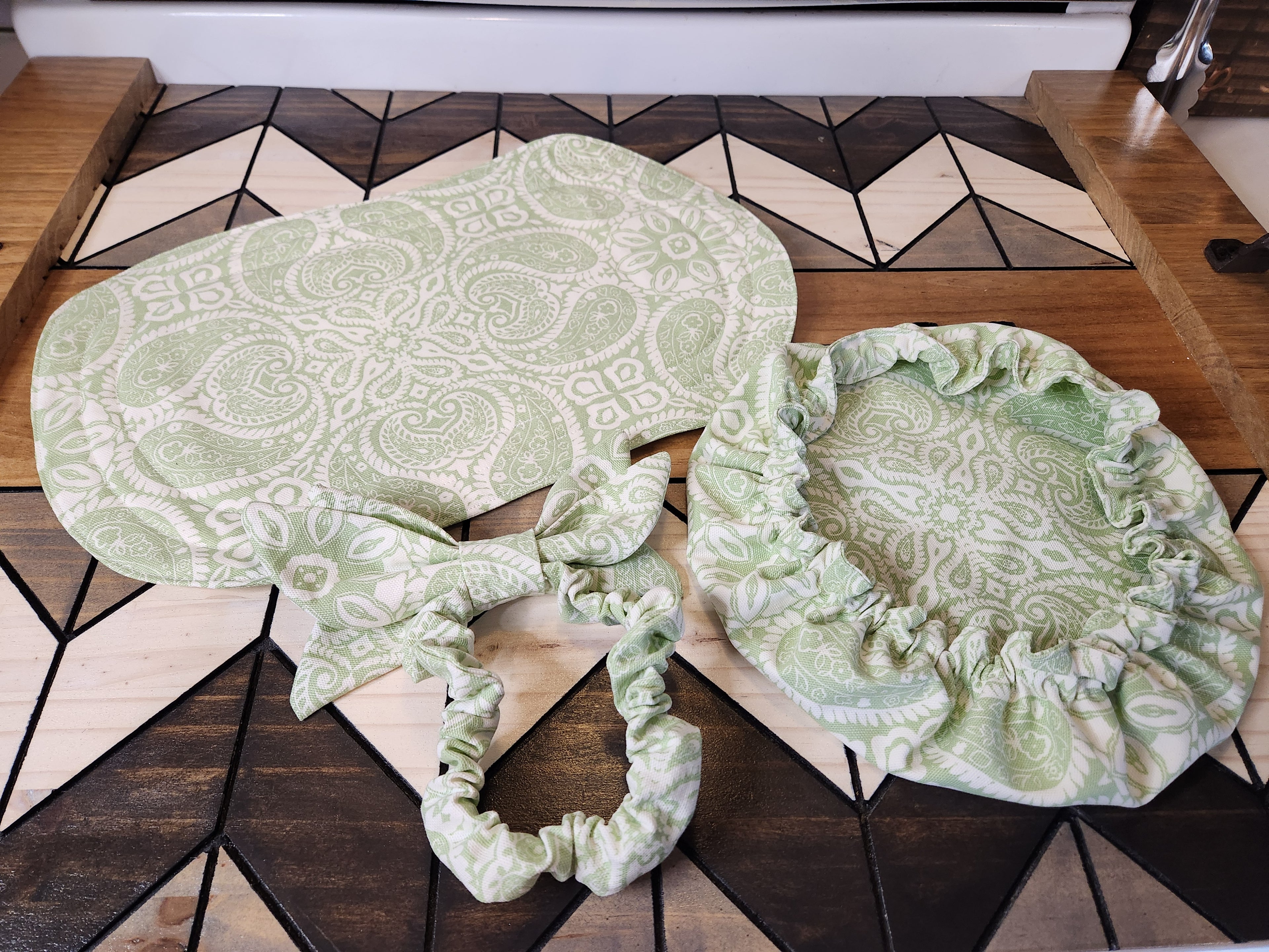 Green Paisley Stand Mixer Outfit with Appliance Pad, Bowl Cover, and Bow