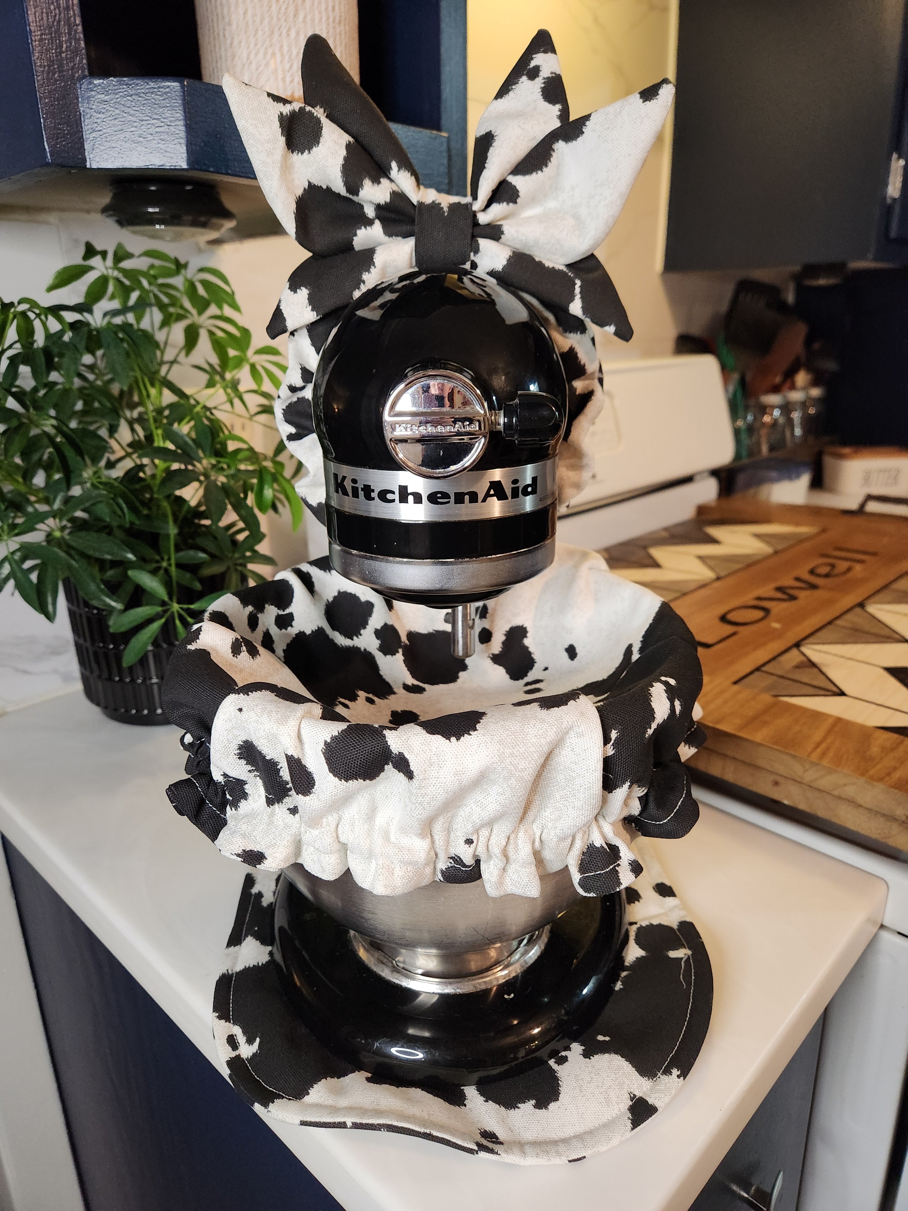 Black Cow Stand Mixer Outfit with Appliance Pad, Bowl Cover, and Bow