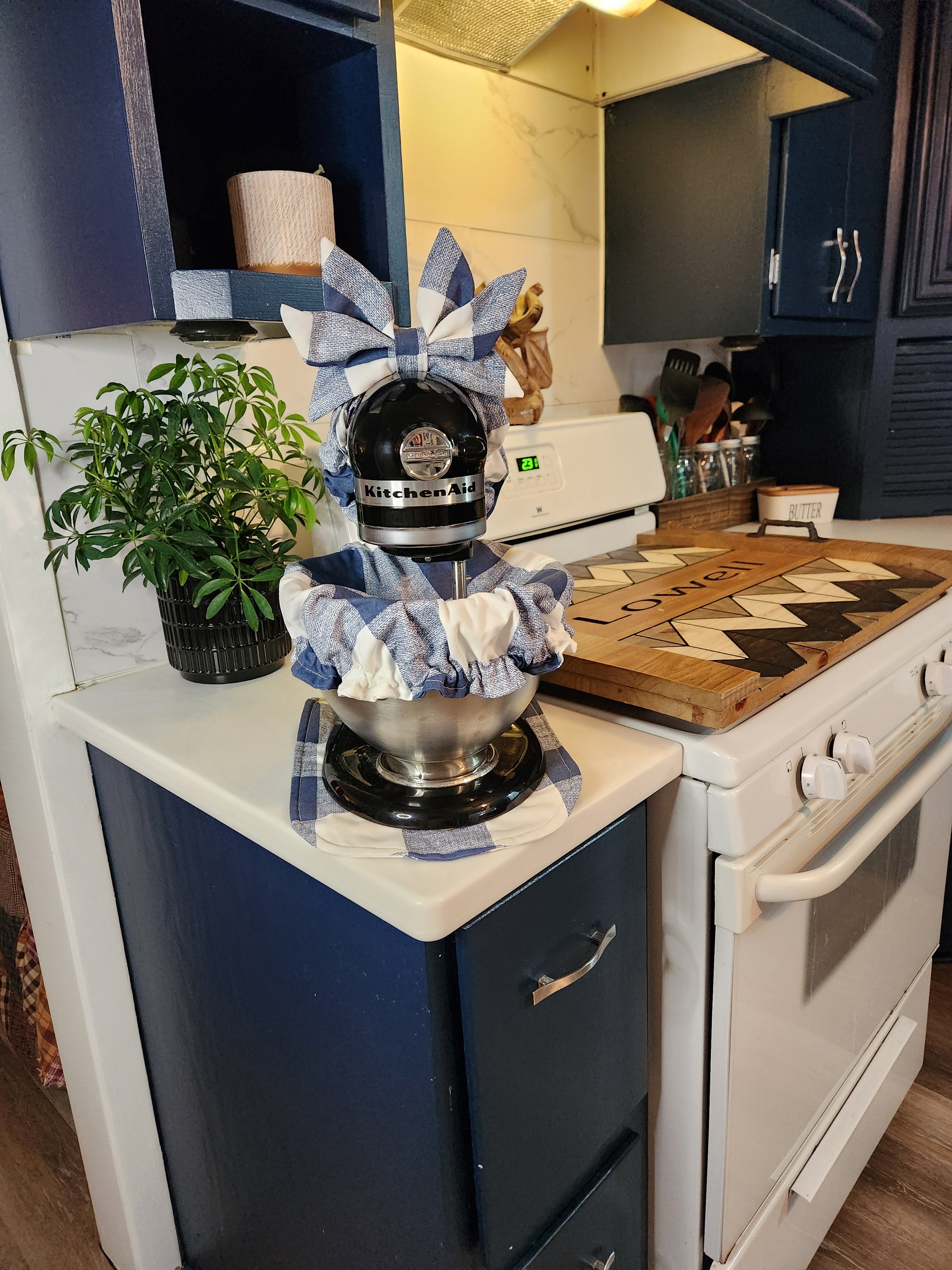Blue Buffalo Check Stand Mixer Outfit with Appliance Pad, Bowl Cover, and Bow
