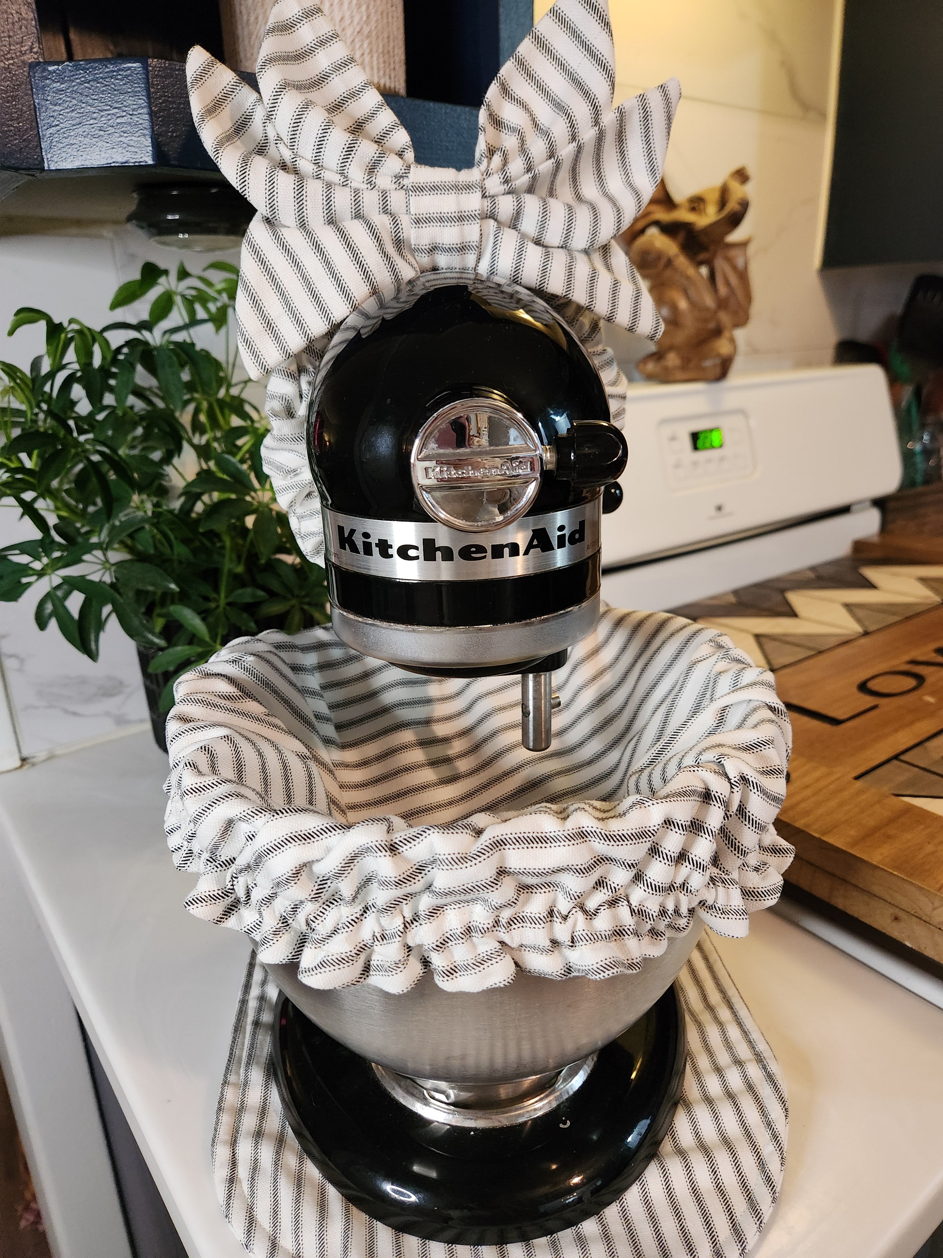 Black Stripe Stand Mixer Outfit with Appliance Pad, Bowl Cover, and Bow